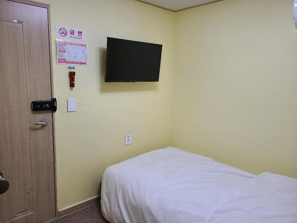 Joy Guest House Asan Ngoại thất bức ảnh